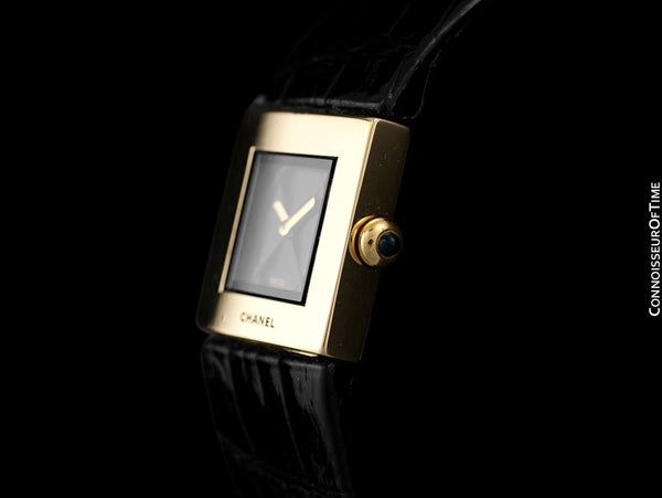 Chanel Matelasse Ladies Square Watch - 18K Gold  display picture 2