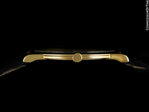 1960's Audemars Piguet "Extra-Flat" Vintage Mens Midsize Quartz Watch - 18K Gold