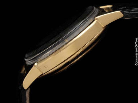 1950's Vacheron & Constantin Vintage Mens Ref. 4990 Dress Watch with Distinctive Design - 18K Gold