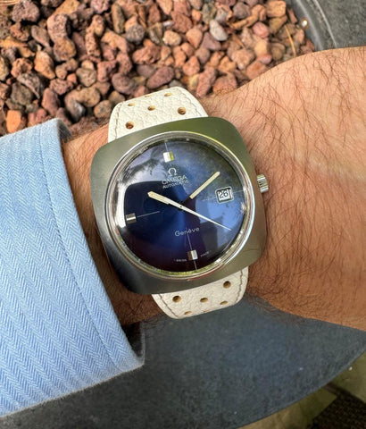 1970's Omega Dynamic Vintage Mens Large 39mm Cal. 565 Watch with Blue Vignette Dial - Stainless Steel