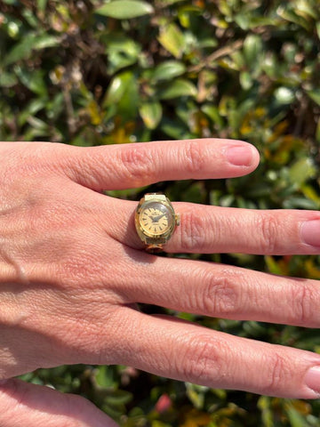 1960's Swiss Vintage Ladies Original Ring Form Watch - 18K Gold