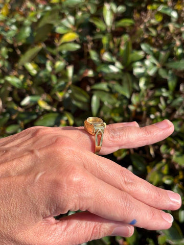 1960's Swiss Vintage Ladies Original Ring Form Watch - 18K Gold
