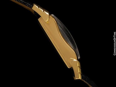 1952 Omega Mid-Century Vintage Mens Midsized Sculptured Watch - 14K Gold