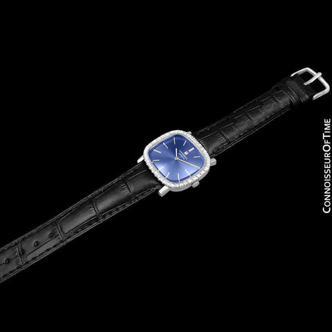 1960's Universal Geneve Vintage Mens Midsize Unisex Watch - Stainless Steel & Diamonds