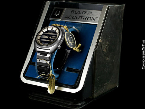 1974 Bulova Accutron Vintage Day Date Retro Mens Bracelet Watch, Stainless Steel - New-Old-Stock